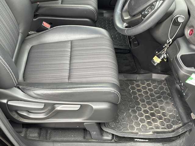 ホンダ フリード＋ G ホンダセンシング 鹿児島県 2018(平30)年 7.9万km 黒 ワンオーナー/社外SDナビ/Bluetooth/TV/フルセグ/AM/FM//ETC/バックカメラ/ACC/LKAS/両側パワースライドドア/横滑り防止装置/車線逸脱アラーム/衝突軽減システム/アイドリンクストップ/電動格納ミラー/ドアバイザー/純正AW15