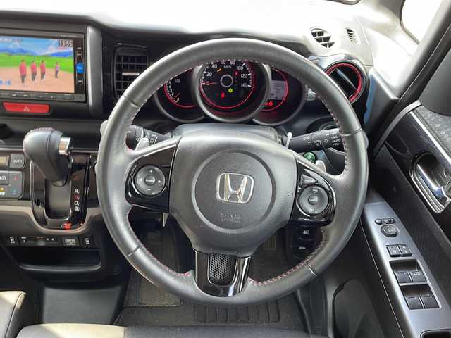 ホンダ Ｎ ＢＯＸ カスタム G ターボ Lパッケージ 新潟県 2016(平28)年 8.9万km ミラノレッド ワンオーナー/冬タイヤ積載/４WD/ターボ/テインダウンサス/純正ナビ/（DTV/DVD/Bluetooth）/衝突軽減/バックカメラ/クルーズコントロール/両側パワースライドドア/ステアリングスイッチ/パドルシフト/ETC/ドライブレコーダー/ハーフレザー/シートヒーター/ロールアップサンシェード/フロアマット/HIDヘッドライト/フォグランプ/ウィンカーミラー/電格ミラー/ドアバイザー/スペアキー