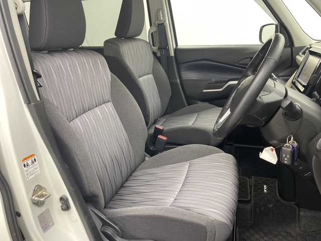 スズキ ソリオ HV MZ 三重県 2021(令3)年 3.5万km ピュアホワイトP 禁煙車/純正8インチナビ/バックカメラ/フルセグ/レーダークルーズコントロール/衝突軽減ブレーキ/レーンキープアシスト/コーナーセンサー/オートハイビーム/ヘッドアップディスプレイ/シートヒーター/両側パワースライドドア/ドライブレコーダー/ETC/スマートキー×２