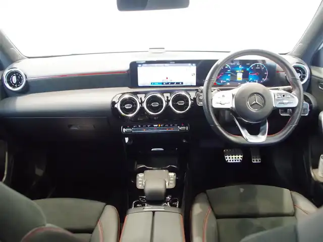 メルセデス・ベンツ Ｍ・ベンツ Ａ２００ｄ AMGライン 岐阜県 2021(令3)年 3.4万km ポーラホワイト レーダーセーフティパッケージ/　アクティブディスタンスアシスト/　アクティブブレーキアシスト/　PER-SAFE/　PER-SAFEプラス/　アクティブブラインドスポットアシスト/　アクティブレーンキーピングアシスト/　リアクロストラフィックアラート/AMGライン/　AMGスタイリングパッケージ/　マルチビームLEDヘッドライト/　アダプティブハイビームアシストプラス/ナビゲーションパッケージ/　トラフィックサインアシスト/　前席メモリー付きパワーシート/　アクティブステアリングアシスト/　アクティブレーンチェンジアシスト/　フルセグTV/　Bluetooth/純正ETC/　