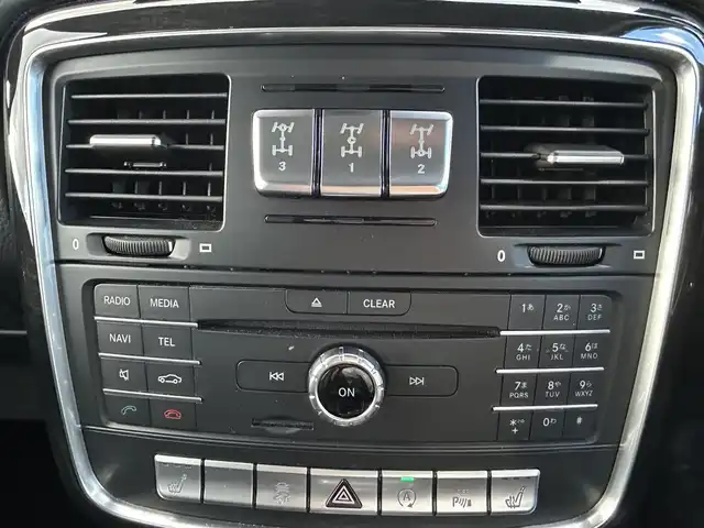 メルセデス・ベンツ ゲレンデヴァーゲン Ｇ３５０ｄ 長崎県 2017(平29)年 2.8万km 黒 純正ナビ/・Bluetooth/TV/CD/バックカメラ・サイドカメラ/ETC/パドルシフト/クルーズコントロール/D＋N席パワーシート/シートヒーター/レーダー探知機/ドライブレコーダー/スタッドレスタイヤ積み込み