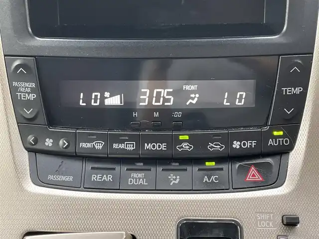 トヨタ アルファード 240S タイプゴールドⅡ 滋賀県 2015(平27)年 15.7万km ホワイトパールクリスタルシャイン carrozzeriaナビ/(Bluetooth/フルセグ/CD/DVD)/ALPINEフリップダウンモニター/社外テールライト/クルーズコントロール/コーナーセンサー/両側電動スライドドア/電動リアゲート/HIDオートライト/ハーフレザーシート/ドライブレコーダー/電動格納ミラー/ETC/USB/carrozzeriaサブウーファー