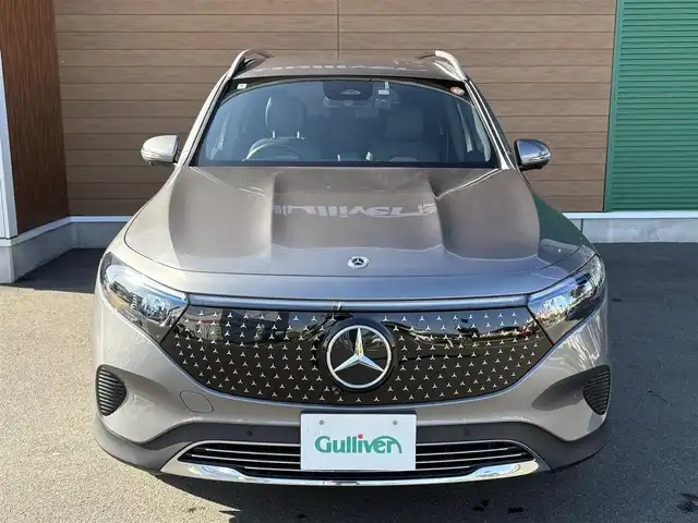 メルセデス・ベンツ Ｍ・ベンツ ＥＱＢ２５０ + 埼玉県 2024(令6)年 3.1万km マウンテングレー 登録時30883km/ワンオーナー/純正10.25型HDDナビ/　・フルセグテレビ/　・全周囲カメラ/　・Apple car Play/　・Android AUTO/　・オンラインミュージック/黒ハーフレザーシート/　・前席パワーシート/　・前席シートヒーター/ドライビングアシストパッケージ/アクティブブレーキアシスト/アクティブレーンアシスト/アクティブステアリングアシスト/ブラインドスポットアシスト/アダプティブクルーズコントロール/前後ドライブレコーダー/本革巻きステアリング/純正18インチAW/パワーバックドア/プッシュスタート/スマートキー×2/パドルシフト/ルーフレール/LEDライト/ETC2.0/保証書/取扱説明書/記録簿（R7）