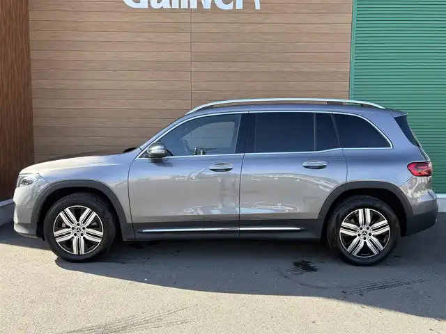 メルセデス・ベンツ Ｍ・ベンツ ＥＱＢ２５０ + 埼玉県 2024(令6)年 3.1万km マウンテングレー 登録時30883km/ワンオーナー/純正10.25型HDDナビ/　・フルセグテレビ/　・全周囲カメラ/　・Apple car Play/　・Android AUTO/　・オンラインミュージック/黒ハーフレザーシート/　・前席パワーシート/　・前席シートヒーター/ドライビングアシストパッケージ/アクティブブレーキアシスト/アクティブレーンアシスト/アクティブステアリングアシスト/ブラインドスポットアシスト/アダプティブクルーズコントロール/前後ドライブレコーダー/本革巻きステアリング/純正18インチAW/パワーバックドア/プッシュスタート/スマートキー×2/パドルシフト/ルーフレール/LEDライト/ETC2.0/保証書/取扱説明書/記録簿（R7）