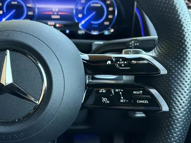 メルセデス・ベンツ Ｍ・ベンツ ＥＱＢ２５０ + 埼玉県 2024(令6)年 3.1万km マウンテングレー 登録時30883km/ワンオーナー/純正10.25型HDDナビ/　・フルセグテレビ/　・全周囲カメラ/　・Apple car Play/　・Android AUTO/　・オンラインミュージック/黒ハーフレザーシート/　・前席パワーシート/　・前席シートヒーター/ドライビングアシストパッケージ/アクティブブレーキアシスト/アクティブレーンアシスト/アクティブステアリングアシスト/ブラインドスポットアシスト/アダプティブクルーズコントロール/前後ドライブレコーダー/本革巻きステアリング/純正18インチAW/パワーバックドア/プッシュスタート/スマートキー×2/パドルシフト/ルーフレール/LEDライト/ETC2.0/保証書/取扱説明書/記録簿（R7）