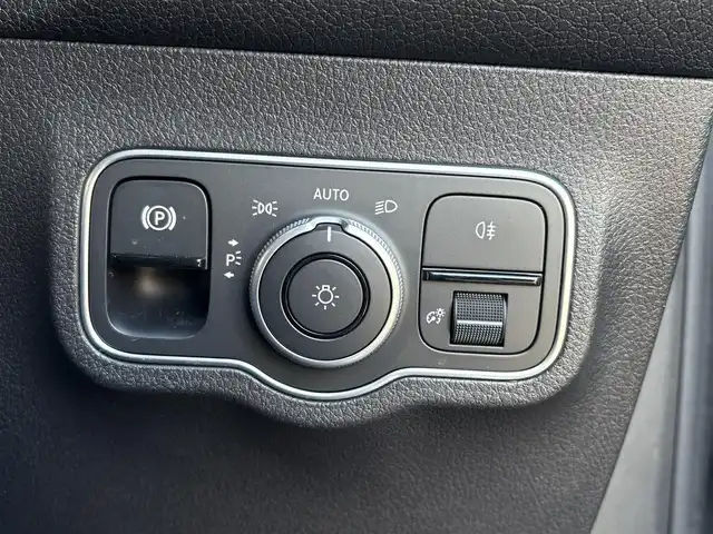 メルセデス・ベンツ Ｍ・ベンツ ＥＱＢ２５０ + 埼玉県 2024(令6)年 3.1万km マウンテングレー 登録時30883km/ワンオーナー/純正10.25型HDDナビ/　・フルセグテレビ/　・全周囲カメラ/　・Apple car Play/　・Android AUTO/　・オンラインミュージック/黒ハーフレザーシート/　・前席パワーシート/　・前席シートヒーター/ドライビングアシストパッケージ/アクティブブレーキアシスト/アクティブレーンアシスト/アクティブステアリングアシスト/ブラインドスポットアシスト/アダプティブクルーズコントロール/前後ドライブレコーダー/本革巻きステアリング/純正18インチAW/パワーバックドア/プッシュスタート/スマートキー×2/パドルシフト/ルーフレール/LEDライト/ETC2.0/保証書/取扱説明書/記録簿（R7）