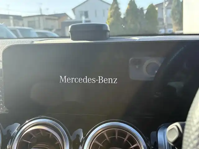 メルセデス・ベンツ Ｍ・ベンツ ＥＱＢ２５０ + 埼玉県 2024(令6)年 3.1万km マウンテングレー 登録時30883km/ワンオーナー/純正10.25型HDDナビ/　・フルセグテレビ/　・全周囲カメラ/　・Apple car Play/　・Android AUTO/　・オンラインミュージック/黒ハーフレザーシート/　・前席パワーシート/　・前席シートヒーター/ドライビングアシストパッケージ/アクティブブレーキアシスト/アクティブレーンアシスト/アクティブステアリングアシスト/ブラインドスポットアシスト/アダプティブクルーズコントロール/前後ドライブレコーダー/本革巻きステアリング/純正18インチAW/パワーバックドア/プッシュスタート/スマートキー×2/パドルシフト/ルーフレール/LEDライト/ETC2.0/保証書/取扱説明書/記録簿（R7）