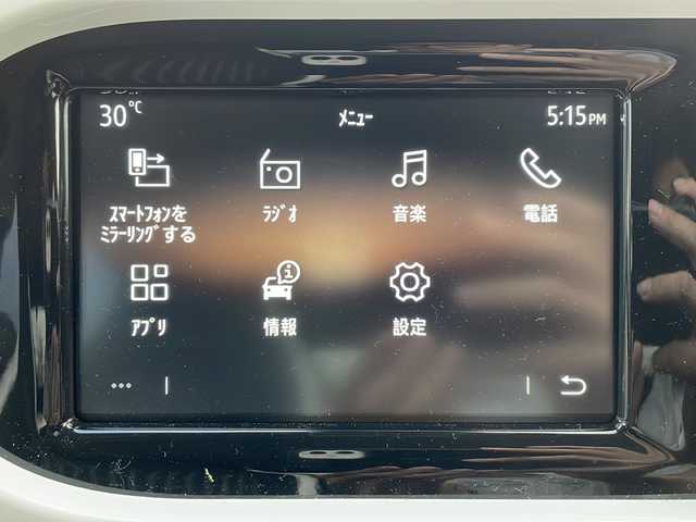 ルノー トゥインゴ インテンス キャンバストップ 兵庫県 2022(令4)年 0.1万km 白 純正オーディオディスプレイ/・BT/・AM/FM/衝突軽減/レーン逸脱警報/クルーズコントロール/オートライト/キャンバストップ/アイドリングストップ/パーキングアシスト/ETC/シートヒーター/Wエアバック/純正アルミホイール/純正フロアマット/ハーフレザー