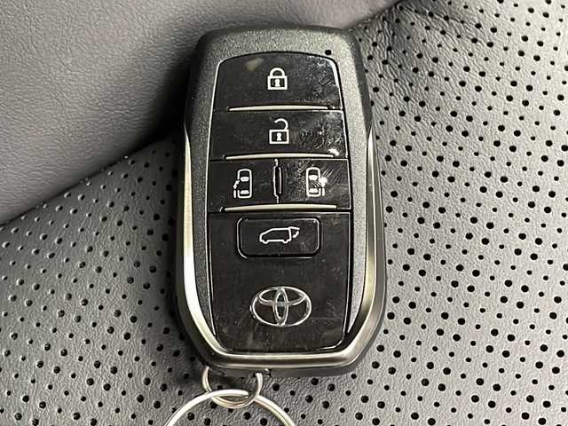 トヨタ ヴェルファイア Z プレミア 千葉県 2024(令6)年 1.6万km プラチナホワイトパールマイカ 純正フリップダウンモニター/ワイヤレス充電/デジタルインナーミラー/パドルシフト/ステアリングヒーター/ＨＤＭＩ/アドバンスドパーク/ｍｉｒａｃａｓｔ/ＢＳＭ/ＨＵＤ/オートサンシェード