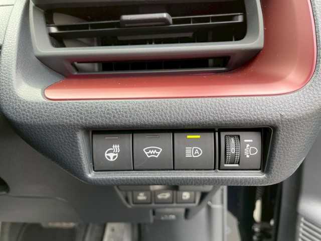 トヨタ プリウス Z 岩手県 2023(令5)年 1.7万km アティチュードブラックマイカ AIS検査済み/【2510035821】/12.3インチディスプレイオーディオ（ナビ・フルセグ・Bluetooth接続）/全方位カメラ/黒革シート/スマートキー/前席シートヒーター/前席シートエアコン/プリクラッシュセーフティ/ステアリングヒーター/2.0ETC/オートハイビーム/パワーバックドア/パノラマルーフ/デジタルインナーミラー/シートメモリー（運転席）/革巻きステアリング/LEDヘッドライト/バックフォグランプ/トラクションコントロール/クリアランスソナー/バイザー