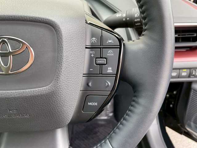 トヨタ プリウス Z 岩手県 2023(令5)年 1.7万km アティチュードブラックマイカ AIS検査済み/【2510035821】/12.3インチディスプレイオーディオ（ナビ・フルセグ・Bluetooth接続）/全方位カメラ/黒革シート/スマートキー/前席シートヒーター/前席シートエアコン/プリクラッシュセーフティ/ステアリングヒーター/2.0ETC/オートハイビーム/パワーバックドア/パノラマルーフ/デジタルインナーミラー/シートメモリー（運転席）/革巻きステアリング/LEDヘッドライト/バックフォグランプ/トラクションコントロール/クリアランスソナー/バイザー