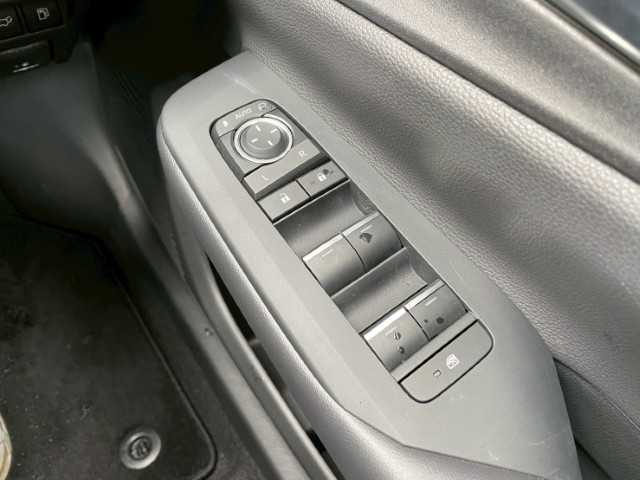 トヨタ プリウス Z 岩手県 2023(令5)年 1.7万km アティチュードブラックマイカ AIS検査済み/【2510035821】/12.3インチディスプレイオーディオ（ナビ・フルセグ・Bluetooth接続）/全方位カメラ/黒革シート/スマートキー/前席シートヒーター/前席シートエアコン/プリクラッシュセーフティ/ステアリングヒーター/2.0ETC/オートハイビーム/パワーバックドア/パノラマルーフ/デジタルインナーミラー/シートメモリー（運転席）/革巻きステアリング/LEDヘッドライト/バックフォグランプ/トラクションコントロール/クリアランスソナー/バイザー