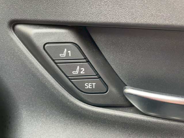 トヨタ プリウス Z 岩手県 2023(令5)年 1.7万km アティチュードブラックマイカ AIS検査済み/【2510035821】/12.3インチディスプレイオーディオ（ナビ・フルセグ・Bluetooth接続）/全方位カメラ/黒革シート/スマートキー/前席シートヒーター/前席シートエアコン/プリクラッシュセーフティ/ステアリングヒーター/2.0ETC/オートハイビーム/パワーバックドア/パノラマルーフ/デジタルインナーミラー/シートメモリー（運転席）/革巻きステアリング/LEDヘッドライト/バックフォグランプ/トラクションコントロール/クリアランスソナー/バイザー