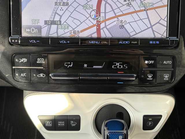 トヨタ プリウス S 千葉県 2016(平28)年 1.6万km スティールブロンドM ワンオーナー/純正９インチSDナビ(フルセグ/BT/AM/FM)/ETC/トノカバー/純正ラゲージマット/純正フロアマット/ABS/横滑り防止装置/盗難防止装置/オートライト/ドアバイザー/電動格納式ミラー/パワーステアリング/パワーウィンドウ/純正アルミホイール/保証書/取扱説明書/スマートキー/スペアキー