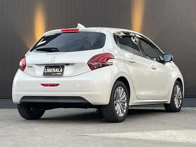 プジョー ２０８ アリュール 長野県 2018(平30)年 5.5万km 白 純正ナビ/CarPlay/ETC/バックカメラ/LEDヘッドライト/オートライト/衝突被害軽減システム/スピードリミッター/ドアバイザー/ステアリングスイッチ