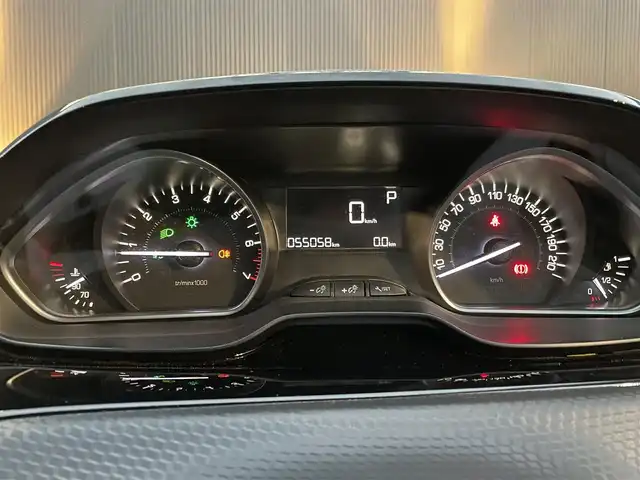 プジョー ２０８ アリュール 長野県 2018(平30)年 5.5万km 白 純正ナビ/CarPlay/ETC/バックカメラ/LEDヘッドライト/オートライト/衝突被害軽減システム/スピードリミッター/ドアバイザー/ステアリングスイッチ