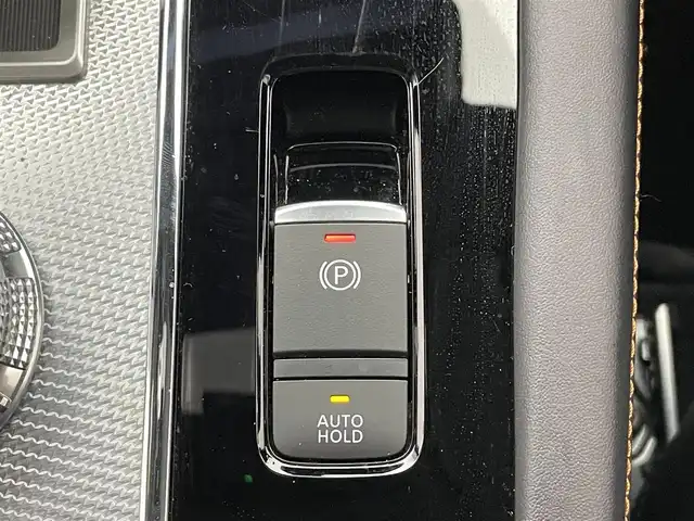 三菱 アウトランダー ＰＨＥＶ P 愛知県 2022(令4)年 1.8万km パールⅡ 純正９型ナビ　全方位カメラ　ＢＯＳＥ　パノラマサンルーフ　ラリアートスタイルエアロ　マイパイロット　e-Assist　衝突軽減　追従クルコン BSM　HUD　誤発進抑制　パドルシフト　フルセグ　カープレイ　革シート　シートヒーターリフレッシュ機能　電動リアゲート　ワイヤレス充電　ミラー型前後ドラレコ　コーナーセンサー　LEDオートライト　禁煙車