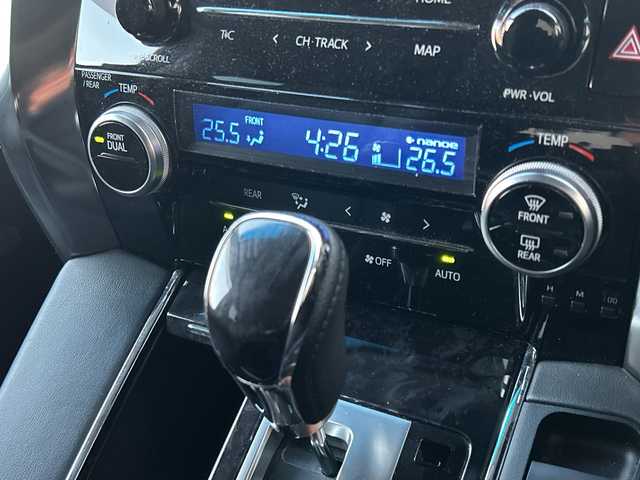 トヨタ ヴェルファイア Z Gエディション 大阪府 2020(令2)年 8.5万km ブラック 純正メモリナビ/BT/CD/DVD/フルセグTV/USB/AppleCarPlay/AndroidAuto/サンルーフ/バックカメラ/両側パワースライドドア/電動リアゲート/前席シートヒーター/前席エアシート/前席、2列目パワーシート/レーンキープアシスト/追従機能付きクルーズコントロール/オートマチックハイビーム/衝突被害軽減システム/AFS/ブレーキホールド/ステアリングヒーター/オットマン/アンビエントライト/nanoe付オートエアコン/後席ロールサンシェード/前後ドラレコ/ビルトインETC2.0/純正アルミホイール/純正フロアマット