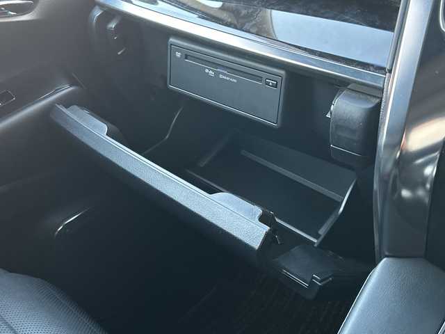 トヨタ ヴェルファイア Z Gエディション 大阪府 2020(令2)年 8.5万km ブラック 純正メモリナビ/BT/CD/DVD/フルセグTV/USB/AppleCarPlay/AndroidAuto/サンルーフ/バックカメラ/両側パワースライドドア/電動リアゲート/前席シートヒーター/前席エアシート/前席、2列目パワーシート/レーンキープアシスト/追従機能付きクルーズコントロール/オートマチックハイビーム/衝突被害軽減システム/AFS/ブレーキホールド/ステアリングヒーター/オットマン/アンビエントライト/nanoe付オートエアコン/後席ロールサンシェード/前後ドラレコ/ビルトインETC2.0/純正アルミホイール/純正フロアマット