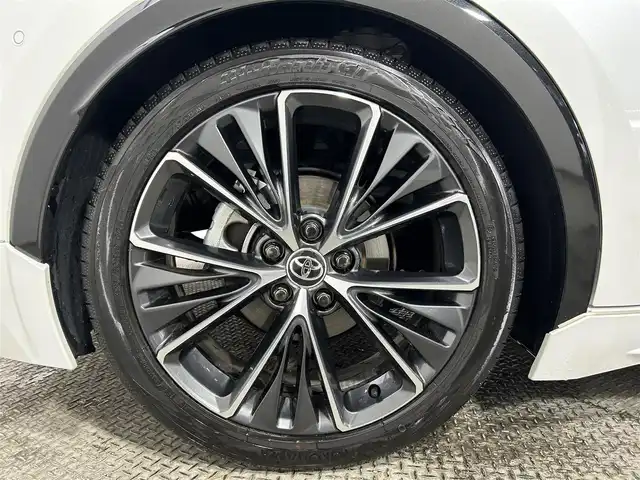 トヨタ プリウス Z 大阪府 2024(令6)年 1.1万km プラチナホワイトパールマイカ 純正ナビ/衝突軽減/全方位カメラ/バックカメラ/ETC/サンルーフ/モデリスタエアロ/シートヒーター/レーダクルコン/コーナーセンサー/革シート/バックカメラ/パワーシート/レーンアシスト/LEDヘッドライト/電動リアゲート/プッシュスタート/スマートキー/オートライト/オートエアコン/電動ミラー/エアシート/ハンドルヒーター/LEDフォグランプ/純正アルミホイール