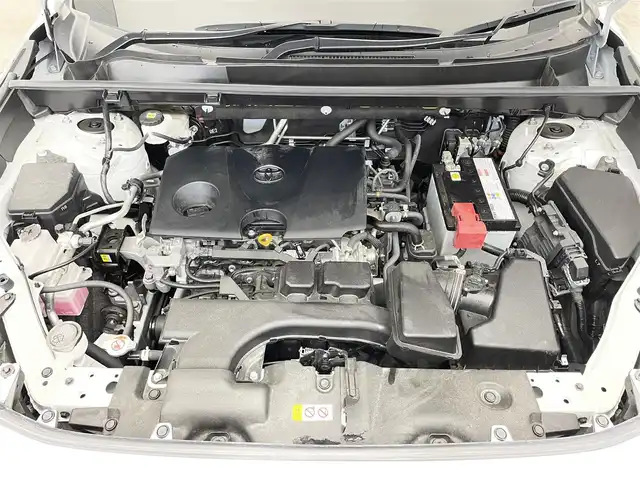 トヨタ ＲＡＶ４ G Zパッケージ 滋賀県 2023(令5)年 2.7万km プラチナホワイトパールマイカ 禁煙車/純正ディスプレイオーディオ/（Bluetooth/Miracast/USB/フルセグTV）/パノラミックビューモニター/サンルーフ/TRDエアロ/前後ドライブレコーダー/デジタルインナーミラー/ビルトインETC/レーントレーシングアシスト/プリクラッシュセーフティー/ブラインドスポットモニター/クリアランスソナー/リアクロストラフィックアラート/パーキングサポートブレーキ/ロードサインアシスト/レザーシート/D席パワーシート/D席シートメモリー/前席シートヒーター/前席ベンチレーション/革巻きステアリング/レーダークルーズコントロール/ステアリングリモコン/ステアリングヒーター/パワーバックドア/LEDヘッドライト/フォグランプ/オートヘッドライト/オートマチックハイビーム/フロント熱線/電動パーキングブレーキ/オートホールドブレーキ/TRDアルミホイール