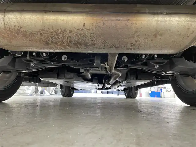トヨタ ＲＡＶ４ G Zパッケージ 滋賀県 2023(令5)年 2.7万km プラチナホワイトパールマイカ 禁煙車/純正ディスプレイオーディオ/（Bluetooth/Miracast/USB/フルセグTV）/パノラミックビューモニター/サンルーフ/TRDエアロ/前後ドライブレコーダー/デジタルインナーミラー/ビルトインETC/レーントレーシングアシスト/プリクラッシュセーフティー/ブラインドスポットモニター/クリアランスソナー/リアクロストラフィックアラート/パーキングサポートブレーキ/ロードサインアシスト/レザーシート/D席パワーシート/D席シートメモリー/前席シートヒーター/前席ベンチレーション/革巻きステアリング/レーダークルーズコントロール/ステアリングリモコン/ステアリングヒーター/パワーバックドア/LEDヘッドライト/フォグランプ/オートヘッドライト/オートマチックハイビーム/フロント熱線/電動パーキングブレーキ/オートホールドブレーキ/TRDアルミホイール