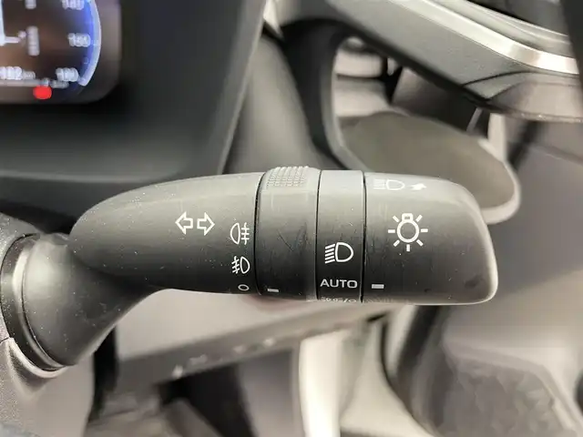 トヨタ ＲＡＶ４ G Zパッケージ 滋賀県 2023(令5)年 2.7万km プラチナホワイトパールマイカ 禁煙車/純正ディスプレイオーディオ/（Bluetooth/Miracast/USB/フルセグTV）/パノラミックビューモニター/サンルーフ/TRDエアロ/前後ドライブレコーダー/デジタルインナーミラー/ビルトインETC/レーントレーシングアシスト/プリクラッシュセーフティー/ブラインドスポットモニター/クリアランスソナー/リアクロストラフィックアラート/パーキングサポートブレーキ/ロードサインアシスト/レザーシート/D席パワーシート/D席シートメモリー/前席シートヒーター/前席ベンチレーション/革巻きステアリング/レーダークルーズコントロール/ステアリングリモコン/ステアリングヒーター/パワーバックドア/LEDヘッドライト/フォグランプ/オートヘッドライト/オートマチックハイビーム/フロント熱線/電動パーキングブレーキ/オートホールドブレーキ/TRDアルミホイール