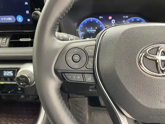 トヨタ ＲＡＶ４ G Zパッケージ 滋賀県 2023(令5)年 2.7万km プラチナホワイトパールマイカ 禁煙車/純正ディスプレイオーディオ/（Bluetooth/Miracast/USB/フルセグTV）/パノラミックビューモニター/サンルーフ/TRDエアロ/前後ドライブレコーダー/デジタルインナーミラー/ビルトインETC/レーントレーシングアシスト/プリクラッシュセーフティー/ブラインドスポットモニター/クリアランスソナー/リアクロストラフィックアラート/パーキングサポートブレーキ/ロードサインアシスト/レザーシート/D席パワーシート/D席シートメモリー/前席シートヒーター/前席ベンチレーション/革巻きステアリング/レーダークルーズコントロール/ステアリングリモコン/ステアリングヒーター/パワーバックドア/LEDヘッドライト/フォグランプ/オートヘッドライト/オートマチックハイビーム/フロント熱線/電動パーキングブレーキ/オートホールドブレーキ/TRDアルミホイール