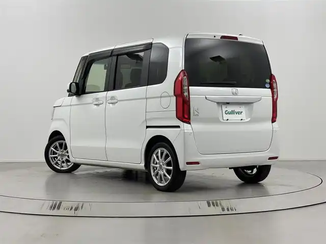 ホンダ Ｎ ＢＯＸ G L ターボ ホンダセンシング 埼玉県 2019(令1)年 5.4万km プラチナホワイトパール 純正8インチナビ　VXU-195NBi/バックカメラ/前方ドライブレコーダー/ETC/Honda SENSING/・衝突軽減ブレーキ/・誤発進抑制機能/・路外逸脱抑制機能/・アダプティブ・クルーズ・コントロール/・車線維持支援システム/・オートハイビーム/・先行車発進お知らせ機能/・標識認識機能/パドルシフト/両側パワースライドドア/プッシュスタート/ステアリングリモコン/純正フロアマット/社外ドアバイザー/社外15インチアルミホイール