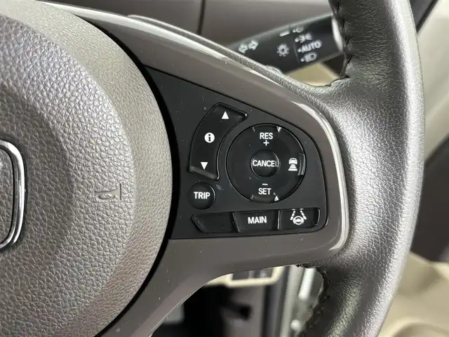 ホンダ Ｎ ＢＯＸ G L ターボ ホンダセンシング 埼玉県 2019(令1)年 5.4万km プラチナホワイトパール 純正8インチナビ　VXU-195NBi/バックカメラ/前方ドライブレコーダー/ETC/Honda SENSING/・衝突軽減ブレーキ/・誤発進抑制機能/・路外逸脱抑制機能/・アダプティブ・クルーズ・コントロール/・車線維持支援システム/・オートハイビーム/・先行車発進お知らせ機能/・標識認識機能/パドルシフト/両側パワースライドドア/プッシュスタート/ステアリングリモコン/純正フロアマット/社外ドアバイザー/社外15インチアルミホイール