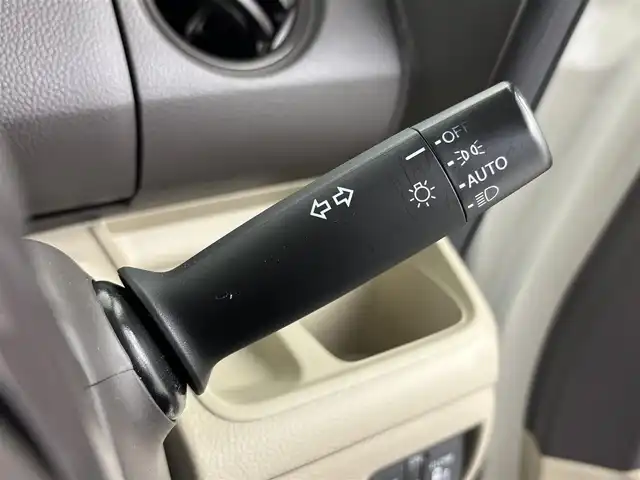 ホンダ Ｎ ＢＯＸ G L ターボ ホンダセンシング 埼玉県 2019(令1)年 5.4万km プラチナホワイトパール 純正8インチナビ　VXU-195NBi/バックカメラ/前方ドライブレコーダー/ETC/Honda SENSING/・衝突軽減ブレーキ/・誤発進抑制機能/・路外逸脱抑制機能/・アダプティブ・クルーズ・コントロール/・車線維持支援システム/・オートハイビーム/・先行車発進お知らせ機能/・標識認識機能/パドルシフト/両側パワースライドドア/プッシュスタート/ステアリングリモコン/純正フロアマット/社外ドアバイザー/社外15インチアルミホイール