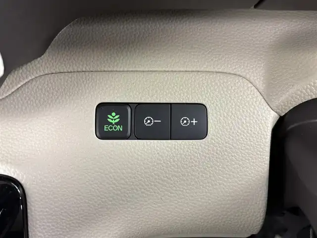 ホンダ Ｎ ＢＯＸ G L ターボ ホンダセンシング 埼玉県 2019(令1)年 5.4万km プラチナホワイトパール 純正8インチナビ　VXU-195NBi/バックカメラ/前方ドライブレコーダー/ETC/Honda SENSING/・衝突軽減ブレーキ/・誤発進抑制機能/・路外逸脱抑制機能/・アダプティブ・クルーズ・コントロール/・車線維持支援システム/・オートハイビーム/・先行車発進お知らせ機能/・標識認識機能/パドルシフト/両側パワースライドドア/プッシュスタート/ステアリングリモコン/純正フロアマット/社外ドアバイザー/社外15インチアルミホイール