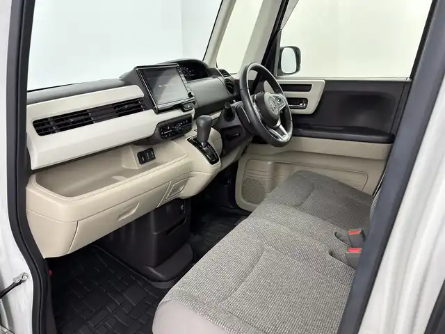 ホンダ Ｎ ＢＯＸ G L ターボ ホンダセンシング 埼玉県 2019(令1)年 5.4万km プラチナホワイトパール 純正8インチナビ　VXU-195NBi/バックカメラ/前方ドライブレコーダー/ETC/Honda SENSING/・衝突軽減ブレーキ/・誤発進抑制機能/・路外逸脱抑制機能/・アダプティブ・クルーズ・コントロール/・車線維持支援システム/・オートハイビーム/・先行車発進お知らせ機能/・標識認識機能/パドルシフト/両側パワースライドドア/プッシュスタート/ステアリングリモコン/純正フロアマット/社外ドアバイザー/社外15インチアルミホイール