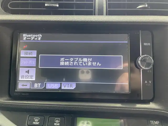 トヨタ アクア S 沖縄県 2013(平25)年 8.1万km コバルトブルーメタリック (株)IDOMが運営する【じしゃロンOO店】の自社ローン専用車両になりますこちらは現金またはオートローンご利用時の価格です。自社ローンご希望の方は別途その旨お申付け下さい/・プッシュスタート　/・ナビ　/・ＴＶ　/・Ｂｌｕｅｔｏｏｔｈ接続　/・バックカメラ　/・ＥＴＣ　/・アイドリングストップ　/・横滑り防止装置　/・盗難防止装置　/・アルミホイール　/・純正フロアマット　/・取扱説明書　/・保証書