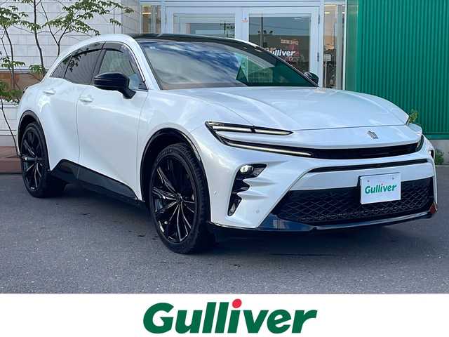 トヨタ クラウン スポーツ Z 青森県 2025(令7)年 0.6万km プレシャスホワイトパール 4WD/12.3インチDAナビ・フルセグTV/パノラミックビューモニター/プレミアムサウンド/OPパノラマルーフ/OPブラウン革シート/前席エアシート・シートヒーター/前席パワーシート/デジタルインナーミラー/純正前後ドライブレコーダー/カラーヘッドアップディスプレイ/ステアリングヒーター/置くだけ充電/ハンズフリーパワーバックドア/トヨタチームメイト/セーフティセンス/プリクラッシュセーフティ/レーダークルーズコントロール/レーントレーシングアシスト/レーンディパーチャーアラート/アダプティブハイビーム/ブラインドスポットモニター/安心降車アシスト/ETC2.0/純正フロアマット/LEDヘッドライト/純正21インチアルミ/スペアキー/保証書・取説書