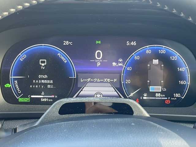 トヨタ クラウン スポーツ Z 青森県 2025(令7)年 0.6万km プレシャスホワイトパール 4WD/12.3インチDAナビ・フルセグTV/パノラミックビューモニター/プレミアムサウンド/OPパノラマルーフ/OPブラウン革シート/前席エアシート・シートヒーター/前席パワーシート/デジタルインナーミラー/純正前後ドライブレコーダー/カラーヘッドアップディスプレイ/ステアリングヒーター/置くだけ充電/ハンズフリーパワーバックドア/トヨタチームメイト/セーフティセンス/プリクラッシュセーフティ/レーダークルーズコントロール/レーントレーシングアシスト/レーンディパーチャーアラート/アダプティブハイビーム/ブラインドスポットモニター/安心降車アシスト/ETC2.0/純正フロアマット/LEDヘッドライト/純正21インチアルミ/スペアキー/保証書・取説書
