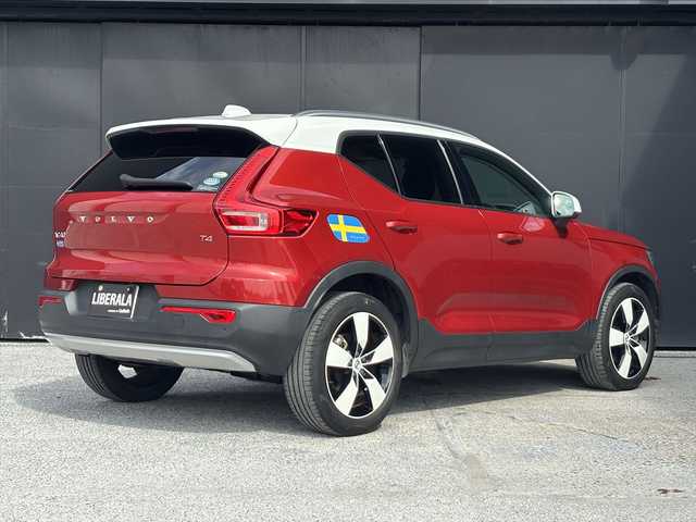 ボルボ ＸＣ４０ T4 モメンタム 和歌山県 2020(令2)年 3.2万km 赤 パノラマSR /ACC /BSM /LKA /純ナビ /360度カメ /フルセグTV /オートテールゲート /Bluetoothオーディオ /前後ドラレコ /パワーシート /シートヒーター /ワイヤレス充電 /スマートキー /プッシュスタート /純19incAW /LEDライト /ETC