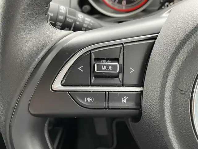 スズキ スイフト XG LTD 宮城県 2019(平31)年 4.4万km ピュアホワイトP 走行距離：43790ｋｍ/追従クルーズコントロール/バックカメラ/D席シートヒーター/純正フロアマット/ETC/ドアバイザー/LEDヘッドライト/スマートキー