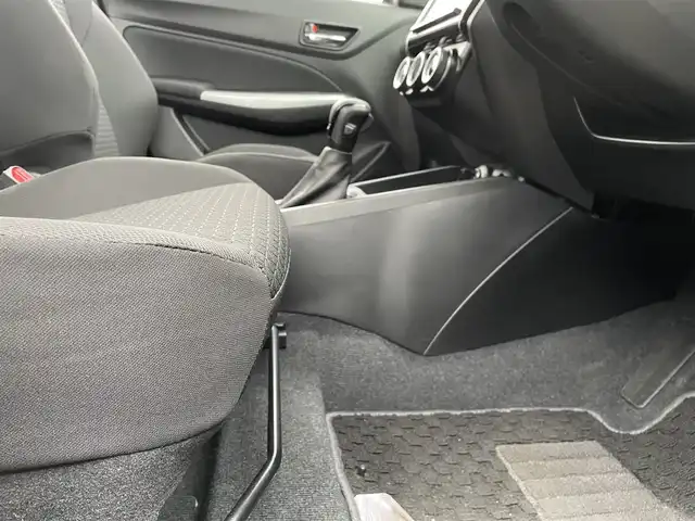 スズキ スイフト XG LTD 宮城県 2019(平31)年 4.4万km ピュアホワイトP 走行距離：43790ｋｍ/追従クルーズコントロール/バックカメラ/D席シートヒーター/純正フロアマット/ETC/ドアバイザー/LEDヘッドライト/スマートキー