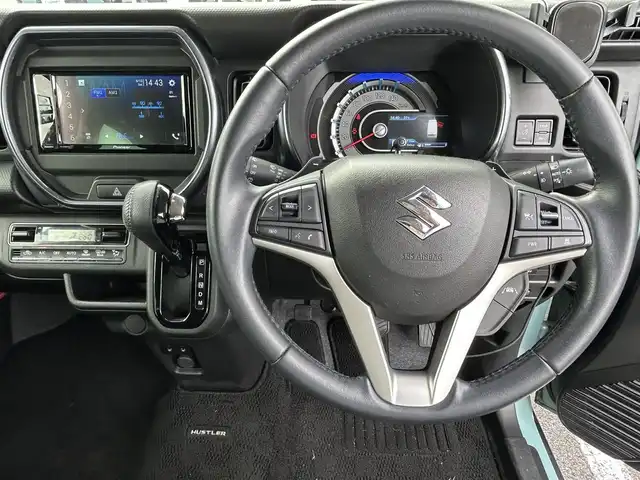 スズキ ハスラー Jスタイル ターボ 奈良県 2022(令4)年 3.8万km オフブルーメタリック/ガンメタリック2トーンルーフ 1オーナー/純正ディーラーナビ(PVH-9300DVSZS)/BT/CD/DVD/iPod//ルーフレール/衝突軽減システム/コーナーセンサー/レーンキープアシスト/横滑り防止装置/フルフラットシート/バックカメラ/ETC/シートヒーター/パドルシフト/フロントサンシェード付/オートLEDライト/保証書・取説・スペアキー付