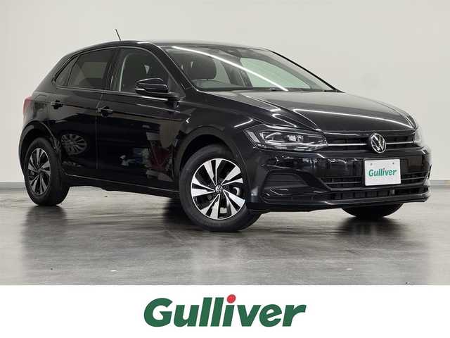 フォルクスワーゲン ＶＷ ポロ TSIコンフォートライン 三重県 2021(令3)年 1.7万km ディープブラックパールエフェクト プレミアムガソリン・ターボ/FF/MTモード付フロア7AT（DSG）/純正 8インチインフォテイメントシステム“Discover Media”*1/（FM/AM/Bluetooth/USB/iPod）/リヤビューカメラ“Rear Assist”/ドライブレコーダー 前方/ETC2.0*1/安全/【OP】セーフティパッケージ*2/●アダプティブクルーズコントロール（全車速追従機能付）/●レーンキープアシストシステム“Lane Assist”/●駐車支援システム“Park Assist”/●ブラインドスポットディテクション（後方死角検知機能）/●パークディスタンスコントロール（フロント・リヤ、前進/後退時衝突軽減ブレーキ機能付）/●オプティカルパーキングシステム/●リヤトラフィックアラート（後退時警告・衝突軽減ブレーキ機能）/・プリクラッシュブレーキシステム“Front Assist”/など/装備/【OP】テクノロジーパッケージ*3/●デジタルメータークラスター“Active Info Display”/●スマートフォン ワイヤレスチャージング（qi）/・オートエアコン/・レインセンサーワイパー/・オートライト/・LEDヘッドライト/・リヤフォグライト/・純正15inAW/など