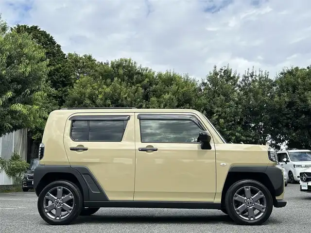ダイハツ タフト G ダーククロムベンチャー 東京都 2024(令6)年 1.4万km サンドベージュメタリック ワンオーナー/Panasonic製メモリナビ/フルセグTV/Bluetoothオーディオ/DVD再生/バックカメラ/ETC/ガラスルーフ/純正フロアマット/コーナーセンサー/LEDヘッドランプ/純正15インチAW/前席シートヒーター/スマートアシスト/サイド・カーテンエアバッグ/スマートキー×2/新車保証書/取扱説明書