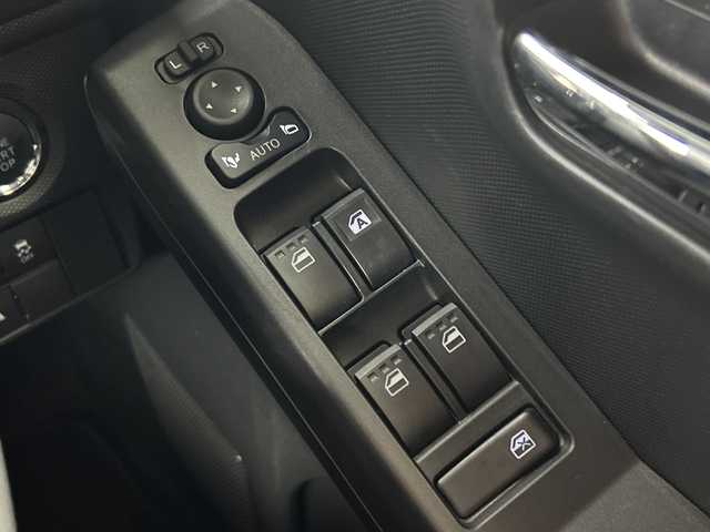 ダイハツ タフト G ダーククロムベンチャー 愛知県 2024(令6)年 1.4万km サンドベージュメタリック 禁煙車/ワンオーナー/純正7インチナビ/（CD/DVD/Bluetooth/ワンセグTV/USB/SD)/バックカメラ/ガラスルーフ/スマートアシスト/・衝突軽減ブレーキ/・レーンキープアシスト/・オートマチックハイビーム/・パーキングセンサー/ETC/シートヒーター/アイドリングストップ/純正15インチアルミホイール/スマートキー/スペアキー1本/プッシュスタート/LEDヘッドライト/オートライト/フロントフォグランプ/純正フロアマット/電子パーキングブレーキ/オートホールド