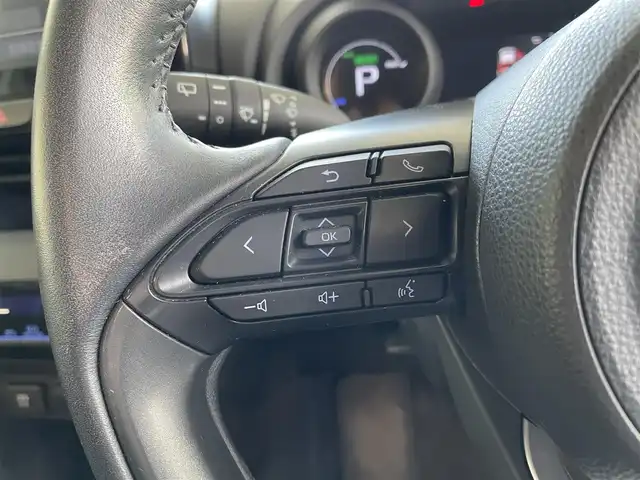 トヨタ ヤリスクロス ハイブリッド G 千葉県 2020(令2)年 6.9万km ブラックマイカ グレイッシュブルー 2トーン ワンオーナー/Toyota Safety Sense/・プリクラッシュセーフティ（歩行者［昼夜］・自転車運転者［昼］検知機能付衝突回避支援タイプ/ミリ波レーダー＋単眼カメラ方式）/・レーントレーシングアシスト［LTA］/・レーダークルーズコントロール（全車速追従機能付）/・オートマチックハイビーム［AHB］/・ロードサインアシスト［RSA］/パノラミックビューモニター/ディスプレイオーディオ/・AM/FM/Bluetoothオーディオ/デジタルメーター/ツートンカラー/ETC/前後ドラレコ/保証書/取扱説明書