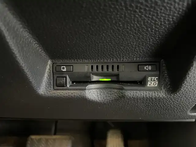 トヨタ ヤリスクロス ハイブリッド G 千葉県 2020(令2)年 6.9万km ブラックマイカ グレイッシュブルー 2トーン ワンオーナー/Toyota Safety Sense/・プリクラッシュセーフティ（歩行者［昼夜］・自転車運転者［昼］検知機能付衝突回避支援タイプ/ミリ波レーダー＋単眼カメラ方式）/・レーントレーシングアシスト［LTA］/・レーダークルーズコントロール（全車速追従機能付）/・オートマチックハイビーム［AHB］/・ロードサインアシスト［RSA］/パノラミックビューモニター/ディスプレイオーディオ/・AM/FM/Bluetoothオーディオ/デジタルメーター/ツートンカラー/ETC/前後ドラレコ/保証書/取扱説明書