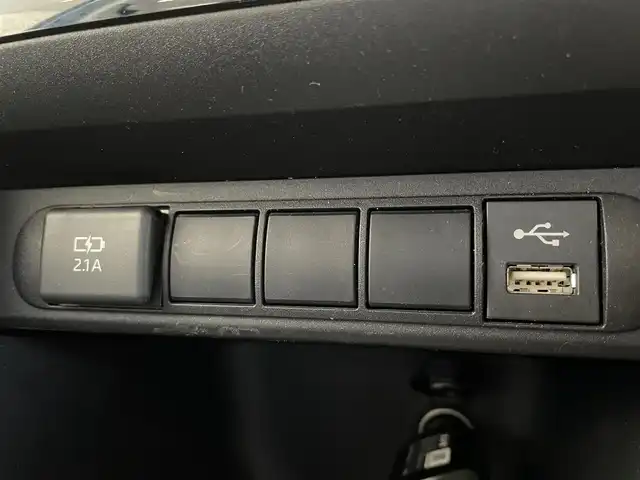 トヨタ ヤリスクロス ハイブリッド G 千葉県 2020(令2)年 6.9万km ブラックマイカ グレイッシュブルー 2トーン ワンオーナー/Toyota Safety Sense/・プリクラッシュセーフティ（歩行者［昼夜］・自転車運転者［昼］検知機能付衝突回避支援タイプ/ミリ波レーダー＋単眼カメラ方式）/・レーントレーシングアシスト［LTA］/・レーダークルーズコントロール（全車速追従機能付）/・オートマチックハイビーム［AHB］/・ロードサインアシスト［RSA］/パノラミックビューモニター/ディスプレイオーディオ/・AM/FM/Bluetoothオーディオ/デジタルメーター/ツートンカラー/ETC/前後ドラレコ/保証書/取扱説明書