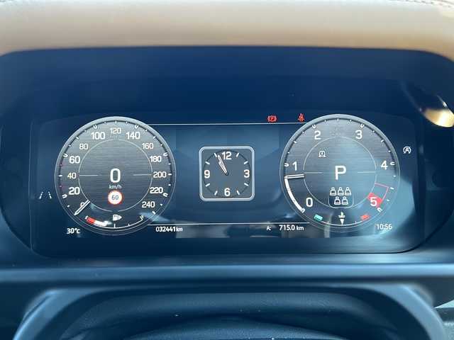 ランドローバー ランドローバー ディフェンダー 110X 三重県 2024(令6)年 3.3万km 黒 4WD/ターボ/前方衝突警告/レーンアシスト/パノラマサンルーフ/MERIDIANサウンドシステム/純正11.4型ナビゲーション/【Bluetooth/スマホ連携】/360°ビューカメラ/ETC/前後ドライブレコーダー/デジタルインナーミラー/ヘッドアップディスプレイ/アダプティブクルーズコントロール/レザーシート/D/N席パワーシート/D/N席シートヒーター/1列目/2列目シートヒーター/マトリクスLEDヘッドライト/275/46R22インチ純正AW/背面タイヤ/ルーフレール/サイドステップ/プッシュスタート/スマートキー/スペアキー/純正フロアマット