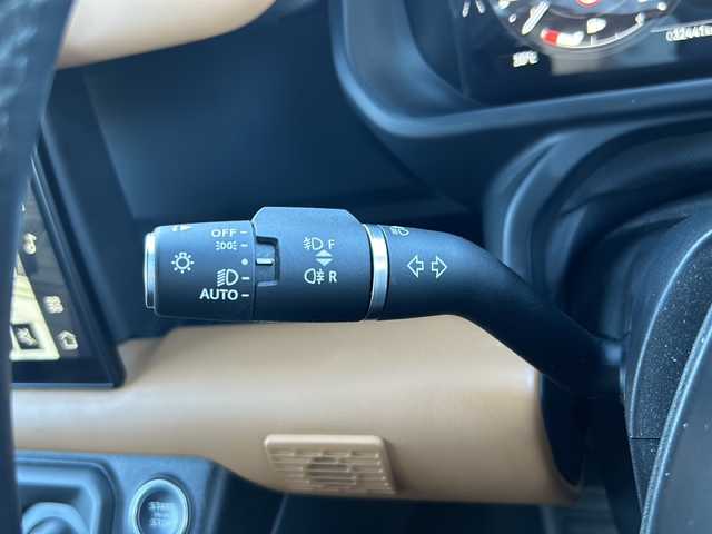 ランドローバー ランドローバー ディフェンダー 110X 三重県 2024(令6)年 3.3万km 黒 4WD/ターボ/前方衝突警告/レーンアシスト/パノラマサンルーフ/MERIDIANサウンドシステム/純正11.4型ナビゲーション/【Bluetooth/スマホ連携】/360°ビューカメラ/ETC/前後ドライブレコーダー/デジタルインナーミラー/ヘッドアップディスプレイ/アダプティブクルーズコントロール/レザーシート/D/N席パワーシート/D/N席シートヒーター/1列目/2列目シートヒーター/マトリクスLEDヘッドライト/275/46R22インチ純正AW/背面タイヤ/ルーフレール/サイドステップ/プッシュスタート/スマートキー/スペアキー/純正フロアマット