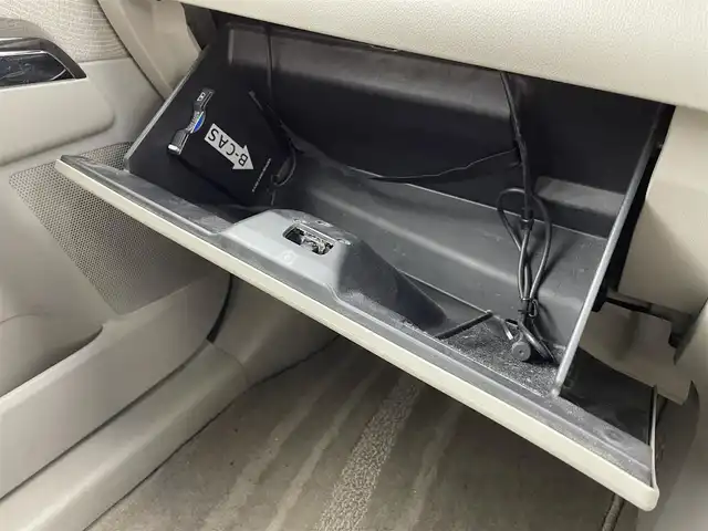 マツダ ＭＰＶ 23S 大阪府 2008(平20)年 13.7万km クリスタルホワイトパールマイカ 社外ナビ/　CD/DVD/フルセグTV/バックカメラ/両側パワースライドドア/オートキセノンライト/フォグランプ/純正17インチアルミホイール/MTモード付AT/カードキー/電動格納ミラー/革巻きステアリング/純正フロアマット/ドアバイザー/オートウィンドウ