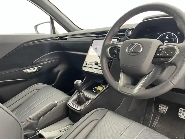 レクサス ＬＢＸ モリゾウ RR 宮城県 2025(令7)年 0.8万km グレーＭ 純正コネクティッドナビ/黒レザーシート/パノラミックビューモニター/ヘッドアップディスプレイ/ブレインドスポットモニター/リアクロストラフィックアラート/プリクラッシュセーフティ/オートハイビーム/クリアランスソナー/安心降車アシスト/運転席パワーシート/パワーバックドア/ビルトインETC2.0/フルセグTV/スマートフォン連携/レッドブレーキキャリパー/12.3インチTFT液晶式メーター/EXPERTモード/専用鋳造19インチAW/禁煙車